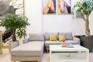 Hotel Reddoorz Plus Near Saigon Train Station