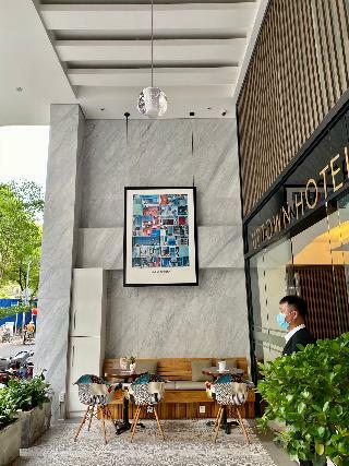 Uptown Hotel