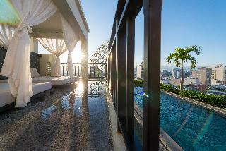 Hotel The Blossom Premier Beach Front