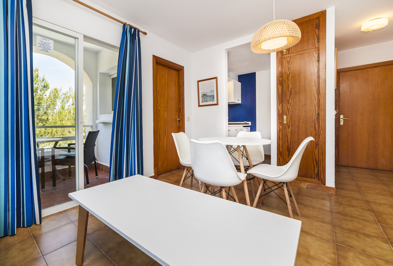 Globales Apartamentos Cala Vi�as Only Adults +16