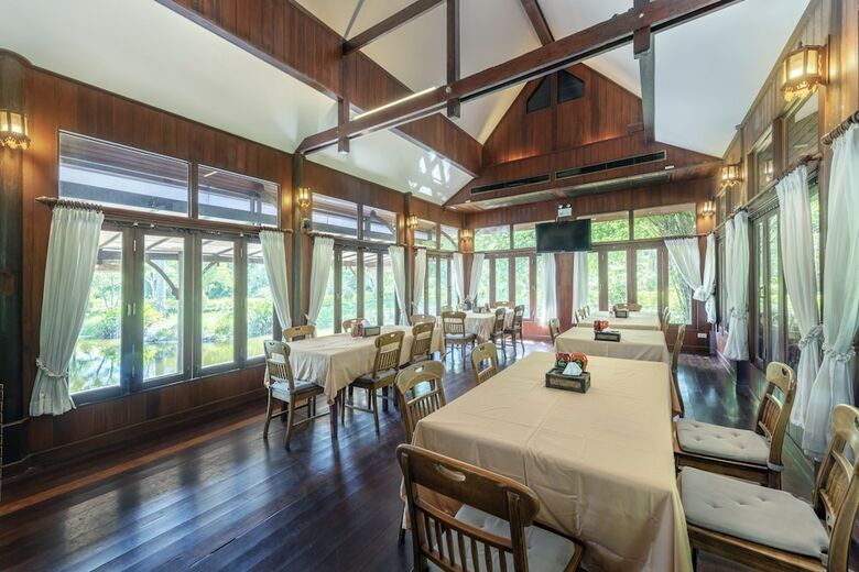 Hotel Vana Varin Resort