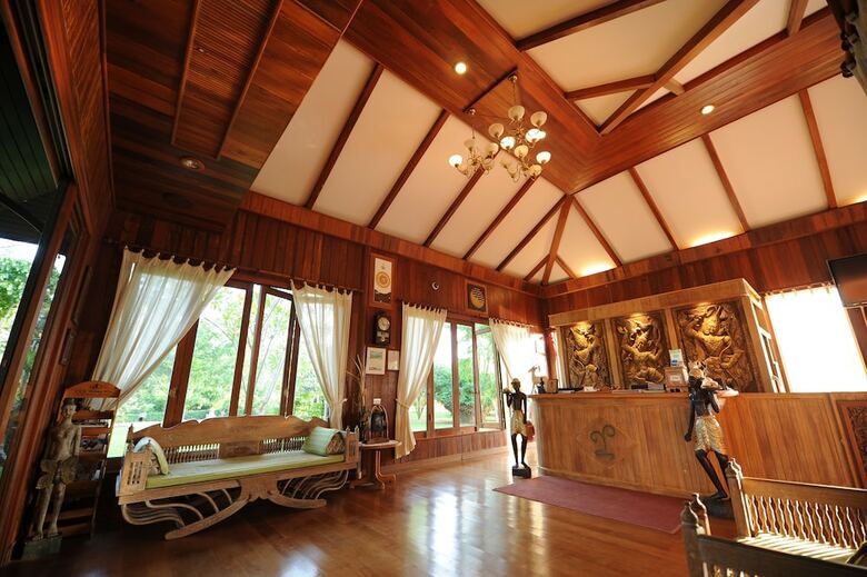 Hotel Vana Varin Resort