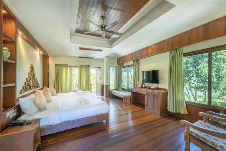 Hotel Vana Varin Resort