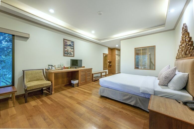 Hotel Vana Varin Resort