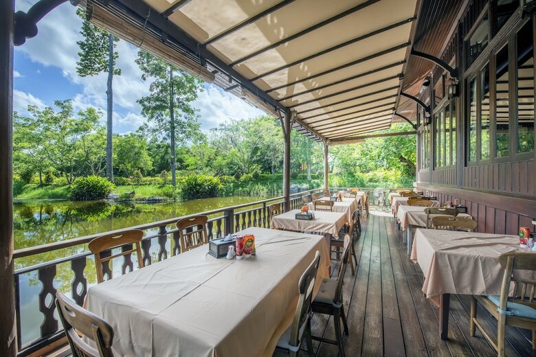 Hotel Vana Varin Resort