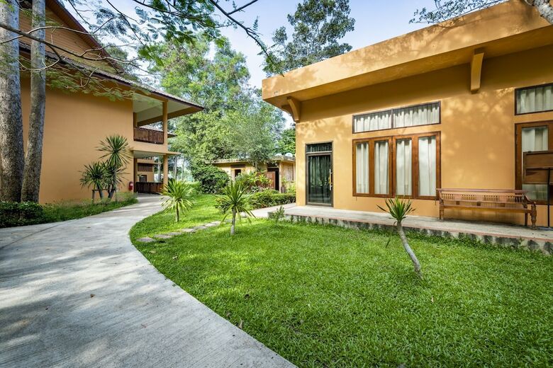Hotel Vana Varin Resort
