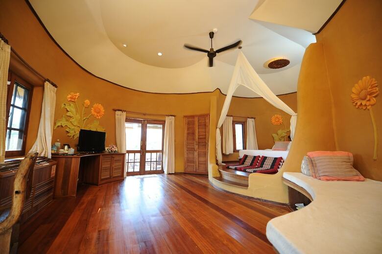 Hotel Vana Varin Resort