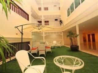 Hotel Baan Klang Hua Hin Condo & Resort