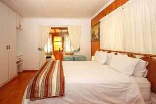 Hotel Aston Woods B&B