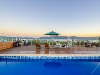 Madison Manor Boutique Hotel