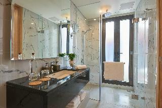Zazz Urban Ho Chi Minh Hotel