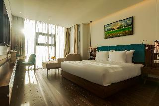 Maximilan Danang Beach Hotel