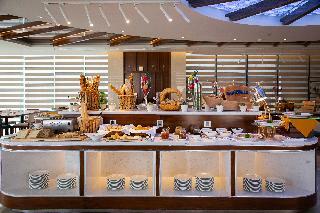 Maximilan Danang Beach Hotel