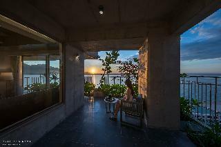 Chicland Danang  Beach Hotel