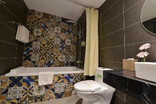 Hanoi Emerald Waters Hotel Trendy