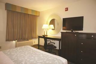 Hotel Ramada Columbia Fort Jackson Area