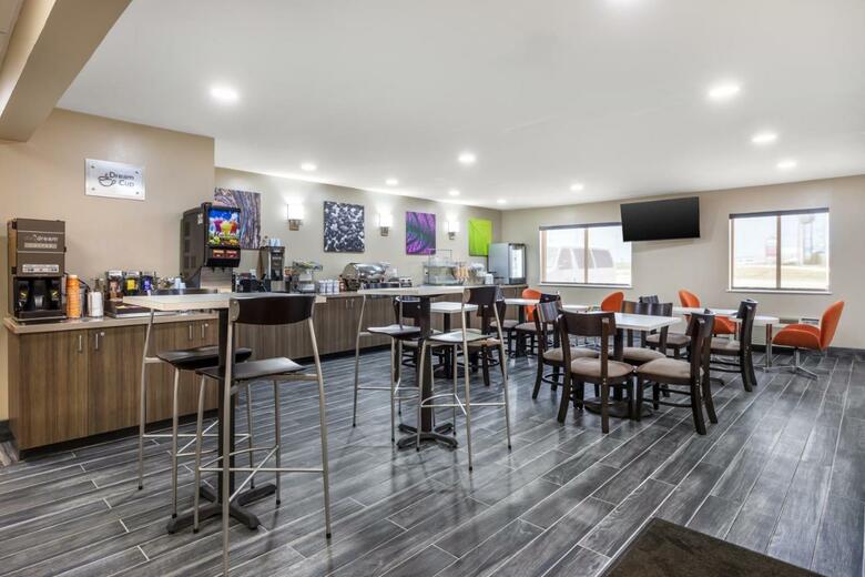 Hotel Americinn By Wyndham Salina