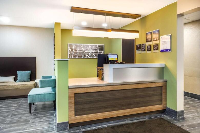 Hotel Americinn By Wyndham Salina