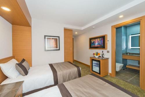 Apartamentos Bisetun Hotel