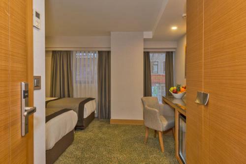 Apartamentos Bisetun Hotel