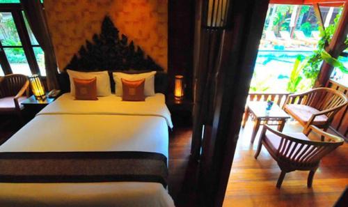 Hotel Ruenkanok Thaihouse Resort