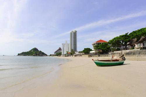 Hotel Ruenkanok Thaihouse Resort