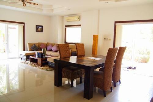 Orchid Palm 2 Soi 102 Pool Villa