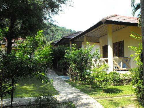 Adam Bungalow