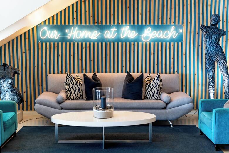 The Blaauberg Beach Hotel