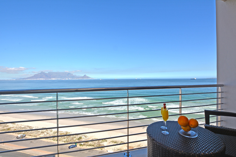 The Blaauberg Beach Hotel