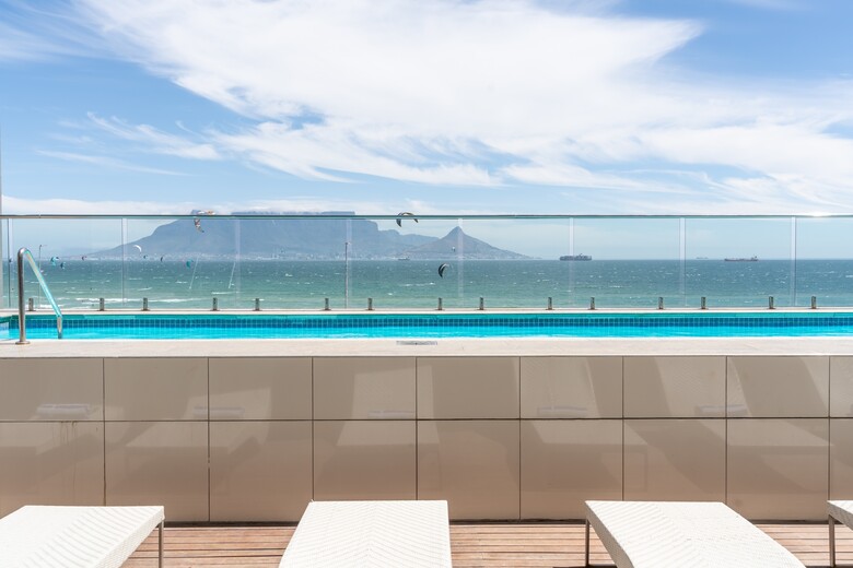 The Blaauberg Beach Hotel
