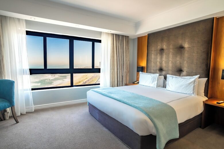 The Blaauberg Beach Hotel