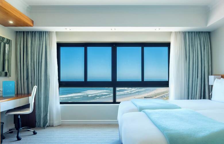 The Blaauberg Beach Hotel