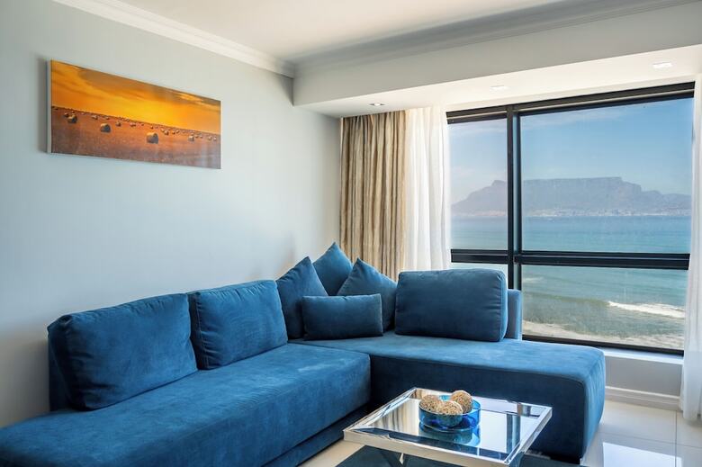 The Blaauberg Beach Hotel