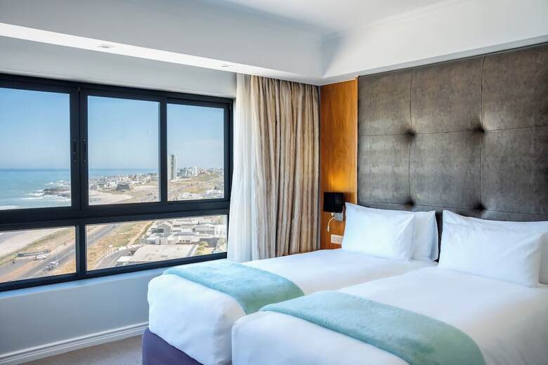 The Blaauberg Beach Hotel