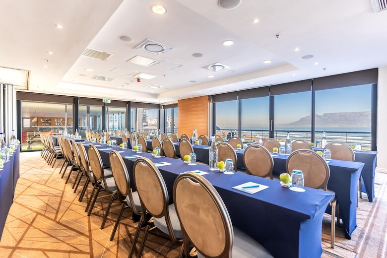 The Blaauberg Beach Hotel
