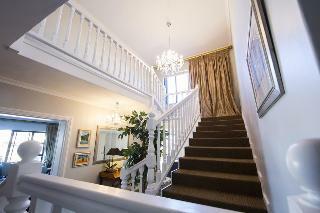 Hotel On The Whale�s Tale