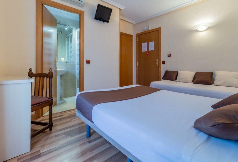 Hotel Oyo Hostal Rural El Ca�o