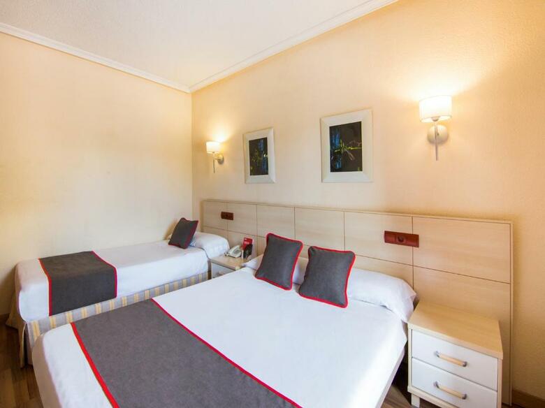 Hotel Oyo Hostal Rural El Ca�o