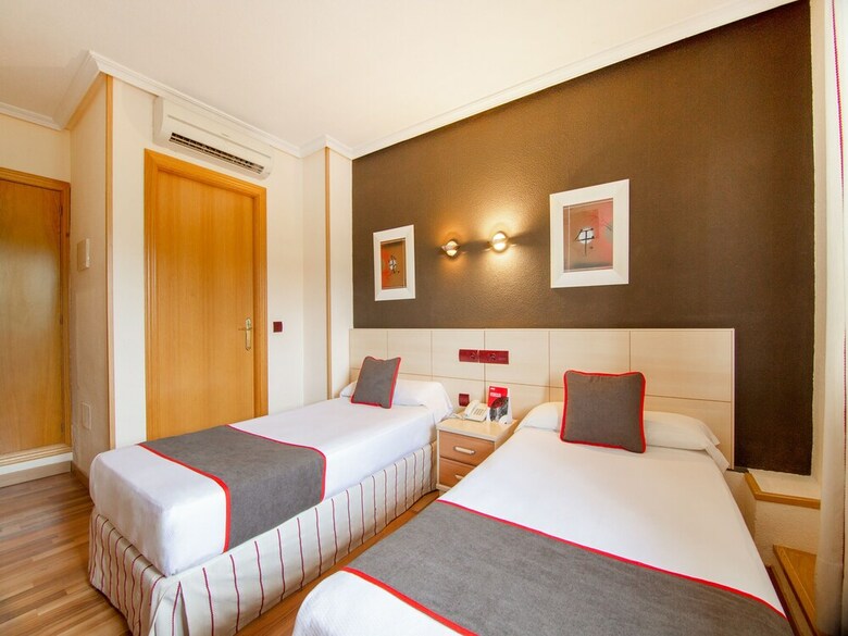 Hotel Oyo Hostal Rural El Ca�o