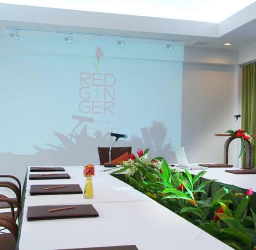Hotel Red Ginger Chic Resort