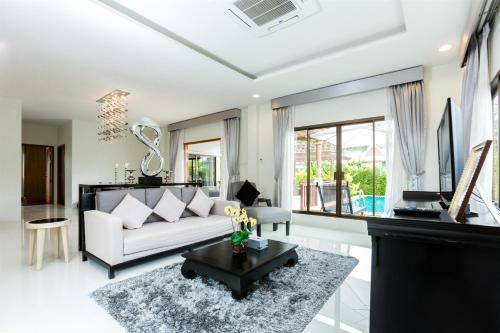 Pimann Buri Pool Villa Resort