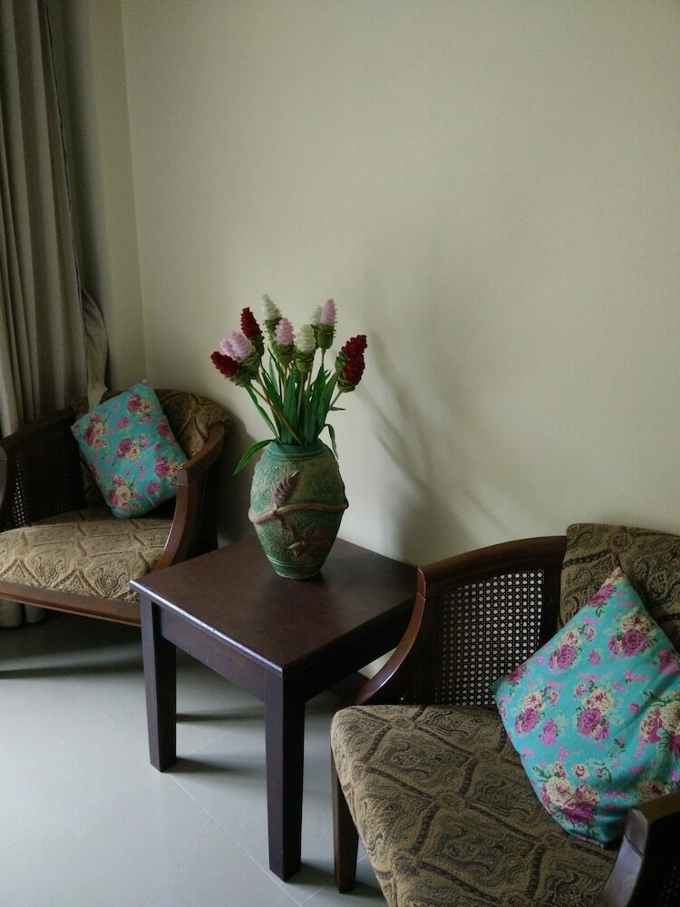 Hotel Pranang Flora House