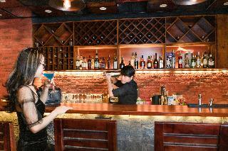Bao Hung Hotel And Apartment