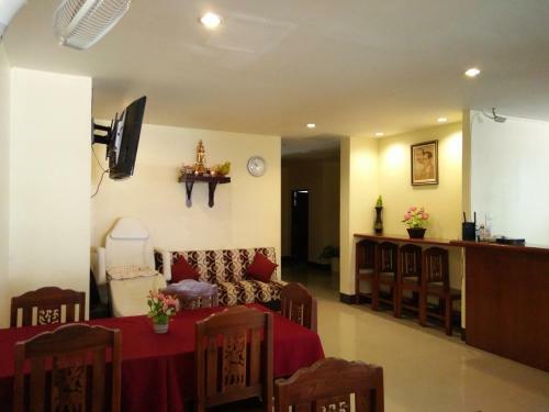 Apartamentos Pornthep Mansion