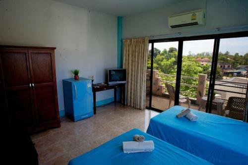 Hostal Raya Guest House