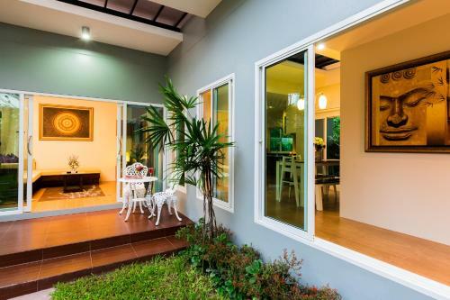 Villa Irawan House