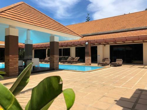 Baan Santi Villa