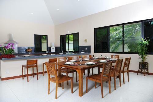 Baan Santi Villa