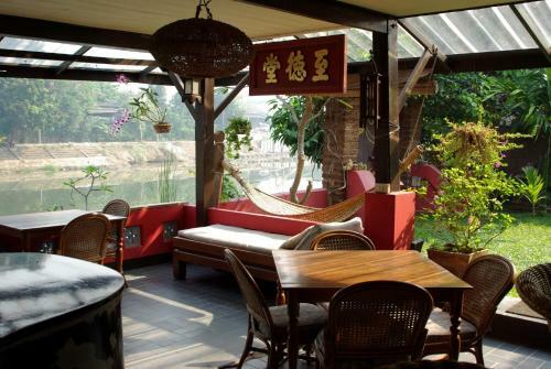 Posada The Riverside Guest House